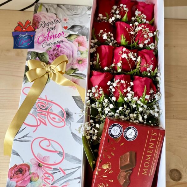 CAJA DE ROSAS FELIZ DIA