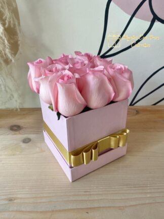 CAJA DE 9 ROSAS