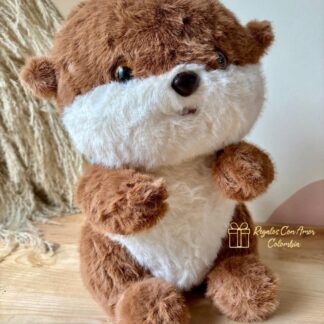 OSO PANDA O NUTRIA CON GIRASOLES