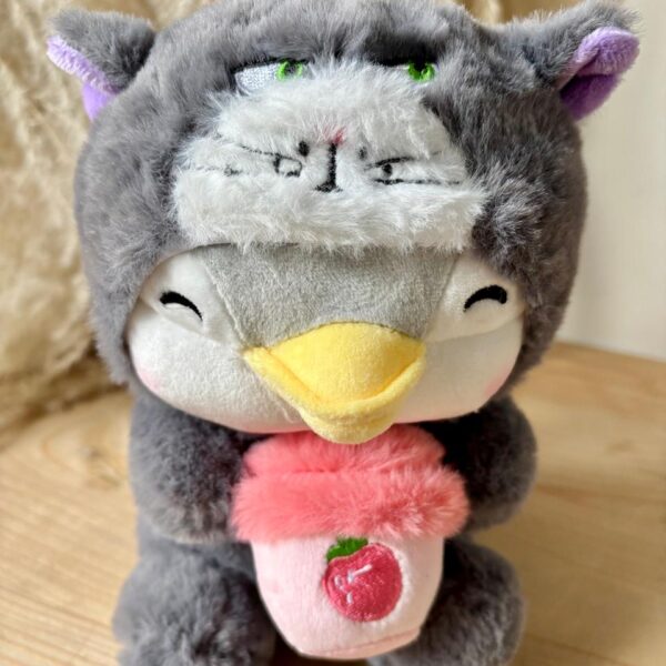 PINGÜINO DISRAZADO DE GATO LUCIFER 20CM